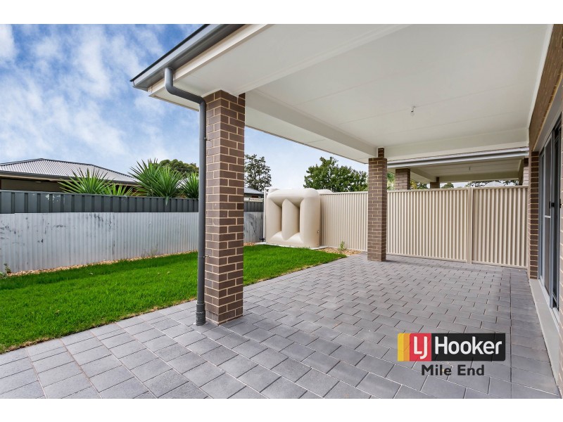 7 Burton Avenue, Park Holme SA 5043