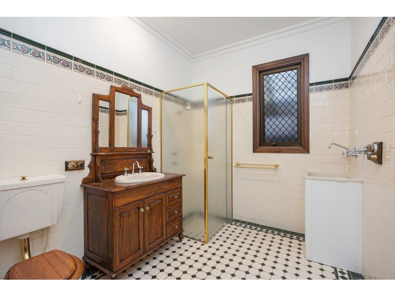 17 King Street, Glandore SA 5037