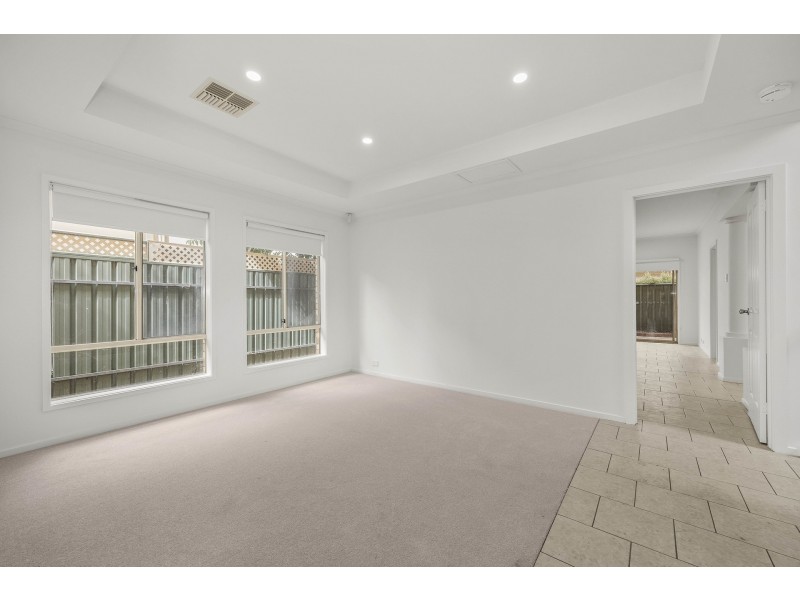 6 Frome Crescent, Mawson Lakes SA 5095