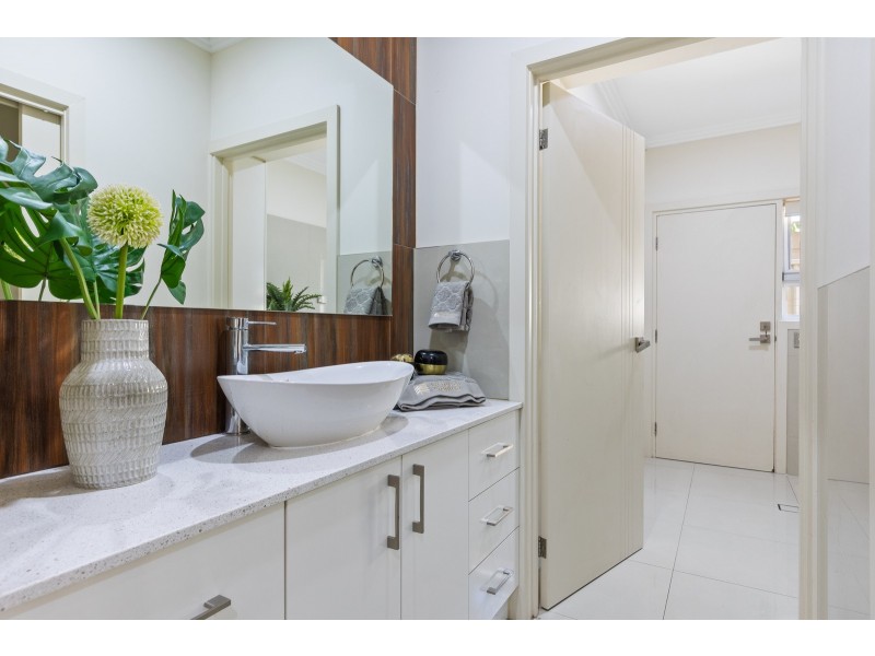 8 St Johns Avenue, Renown Park SA 5008