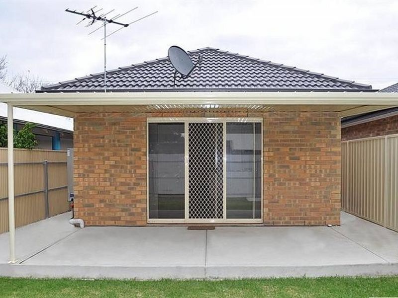 8A Joanna Street, Largs Bay SA 5016