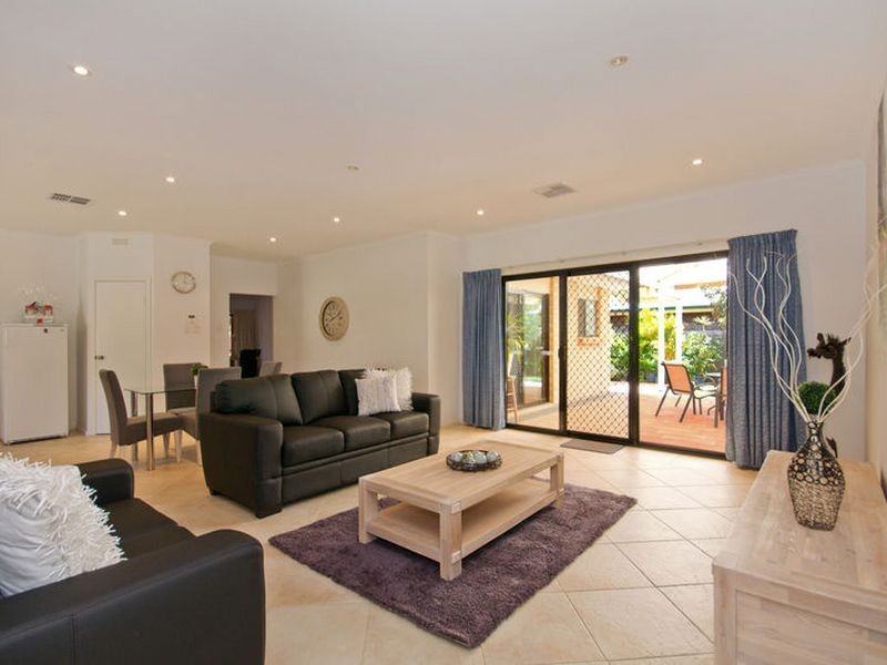 17 Macquarie Avenue, Hillcrest SA 5086