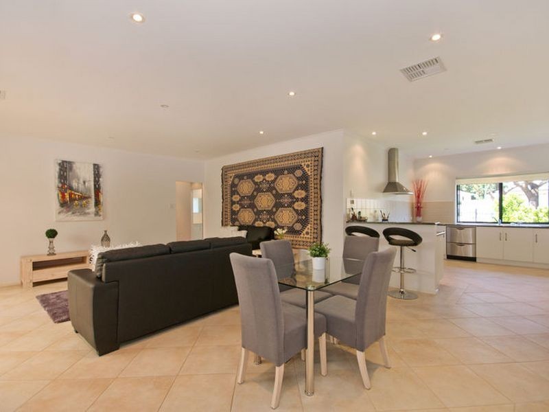 17 Macquarie Avenue, Hillcrest SA 5086