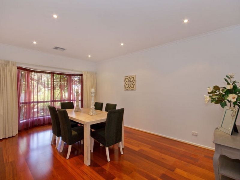 17 Macquarie Avenue, Hillcrest SA 5086