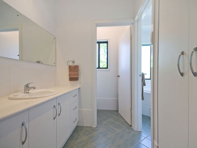17 Macquarie Avenue, Hillcrest SA 5086