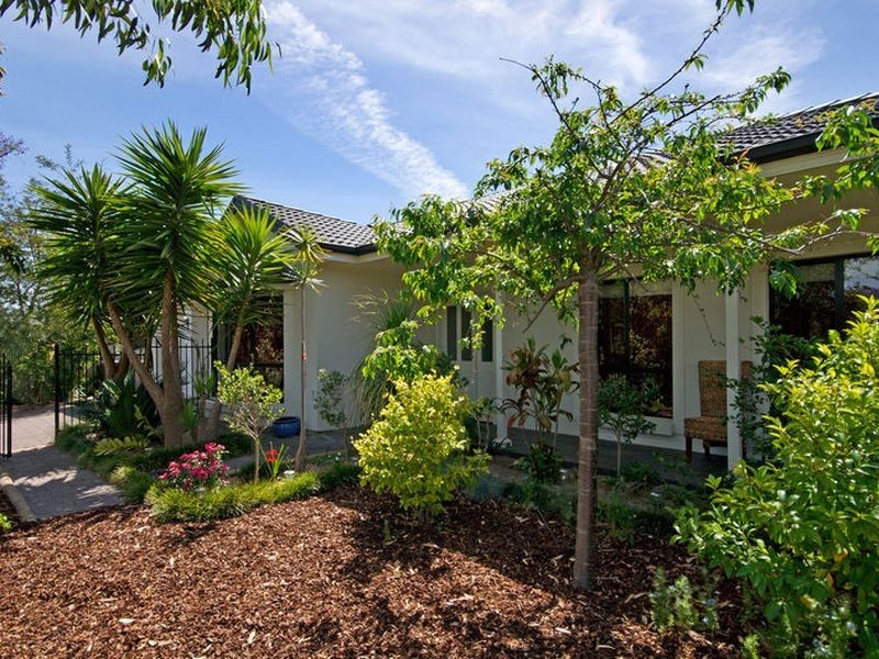 17 Macquarie Avenue, Hillcrest SA 5086