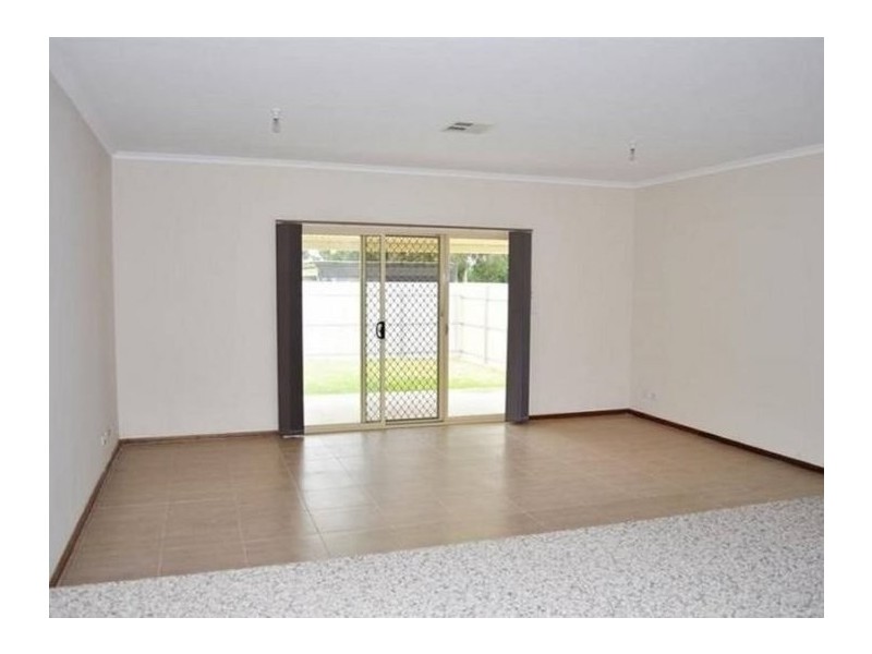 8A Joanna Street, Largs Bay SA 5016