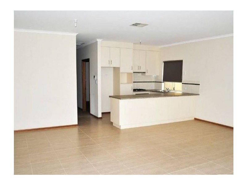 8A Joanna Street, Largs Bay SA 5016