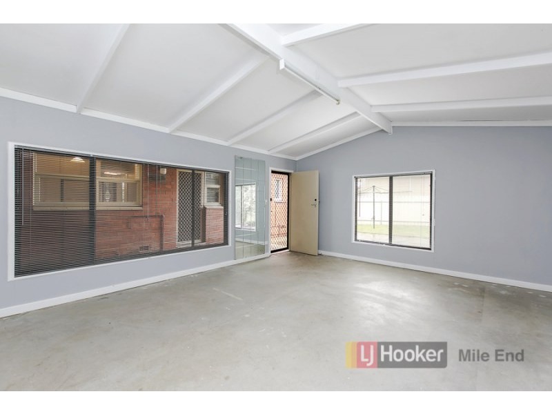 9 Stott Crescent, Brooklyn Park SA 5032