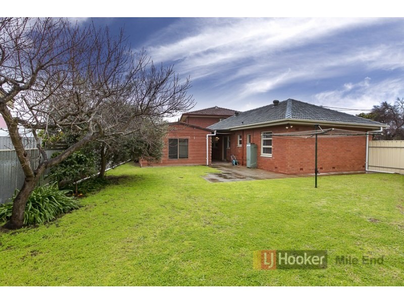 9 Stott Crescent, Brooklyn Park SA 5032