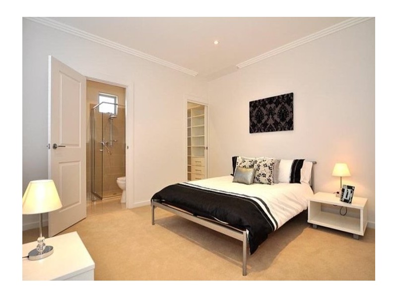 24 Everard. Avenue, Keswick SA 5035