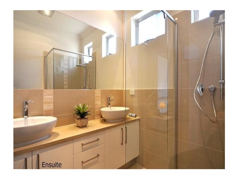 24 Everard. Avenue, Keswick SA 5035