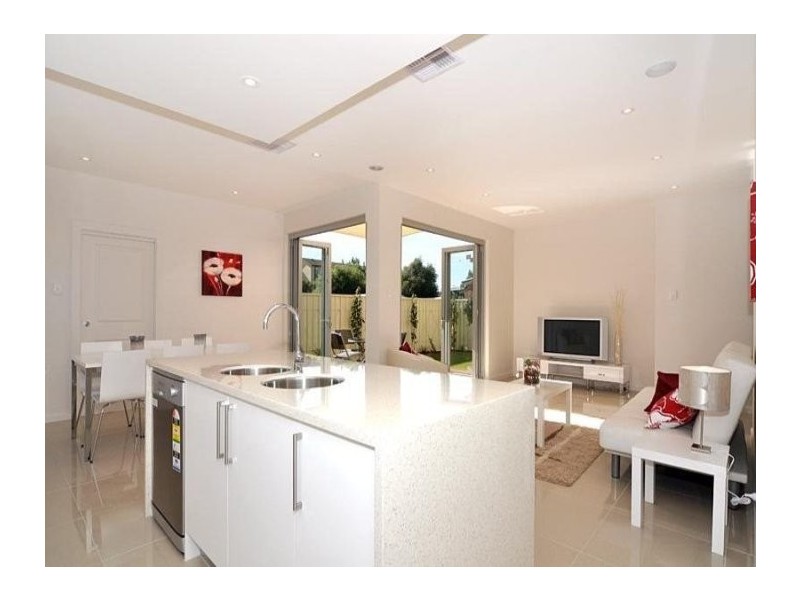 24 Everard. Avenue, Keswick SA 5035