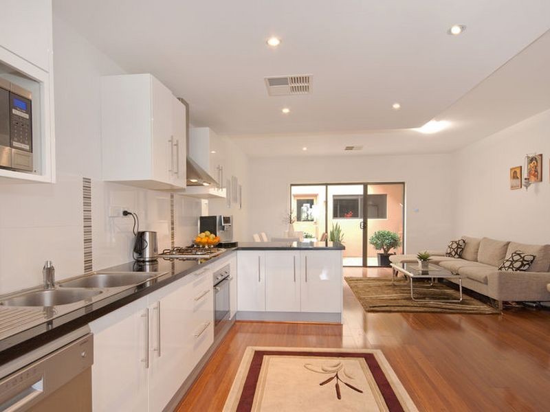 4 Pelican Lane, Mawson Lakes SA 5095