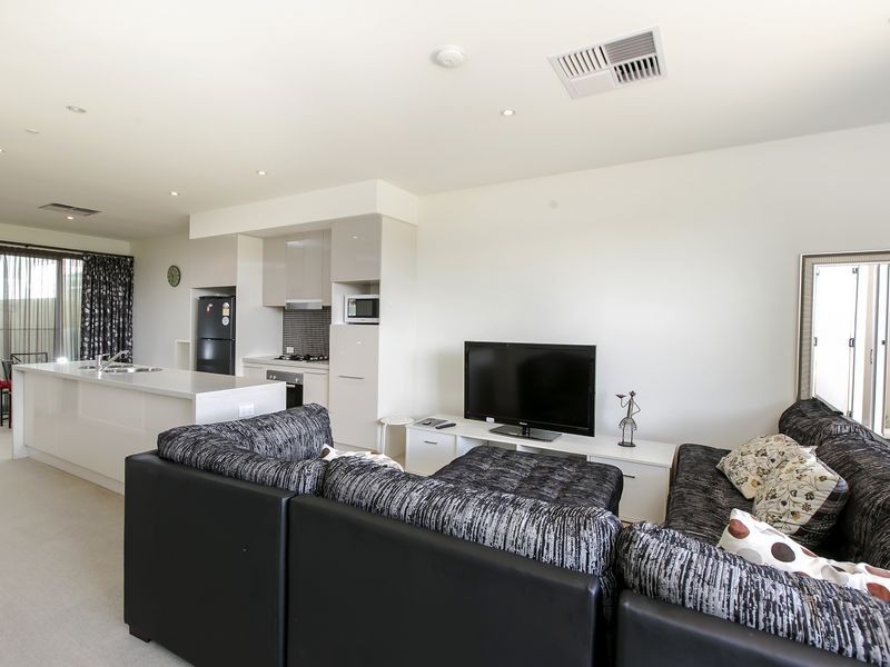 12 Karka Cove, New Port SA 5015
