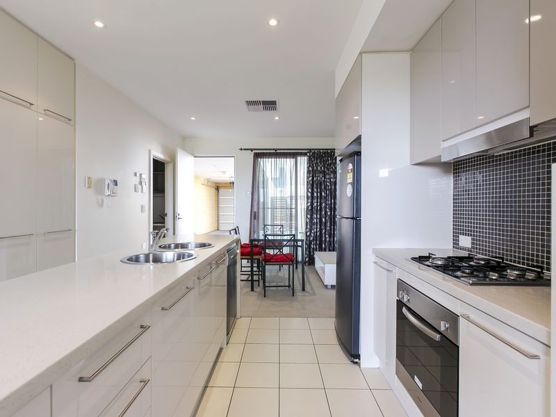 12 Karka Cove, New Port SA 5015