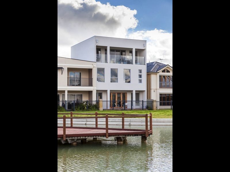 35 Santorini Walk, Mawson Lakes SA 5095