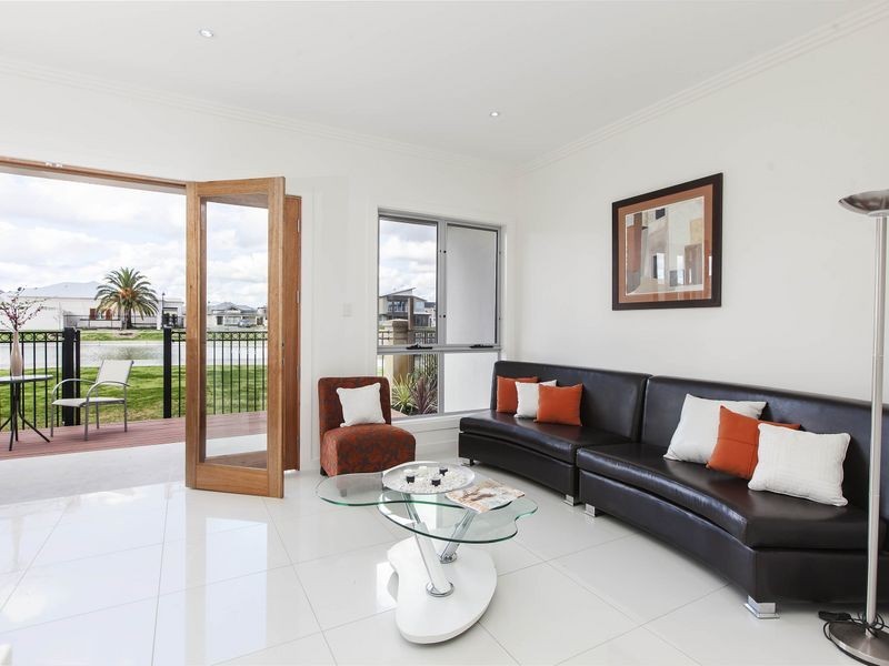 35 Santorini Walk, Mawson Lakes SA 5095