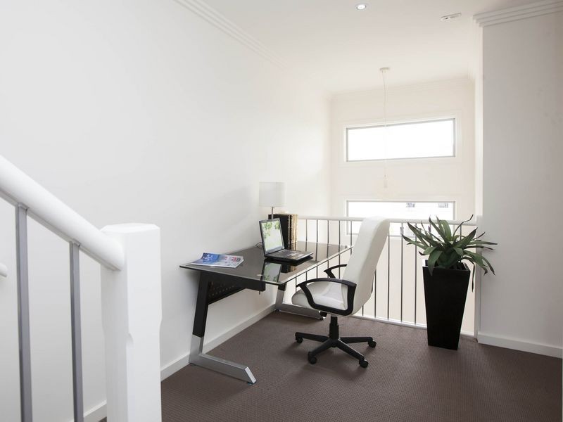 35 Santorini Walk, Mawson Lakes SA 5095