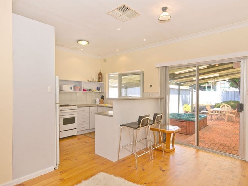 17 Tasman Avenue, Gilles Plains SA 5086