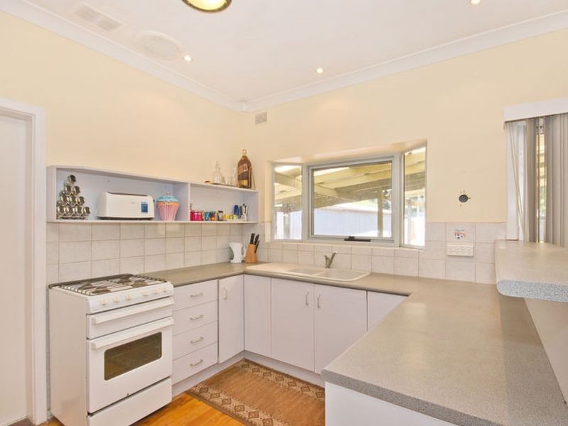 17 Tasman Avenue, Gilles Plains SA 5086