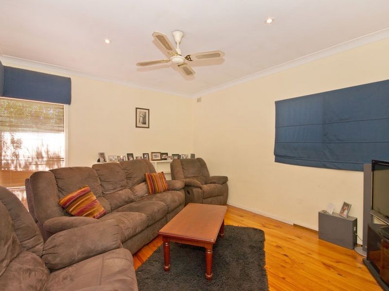 17 Tasman Avenue, Gilles Plains SA 5086