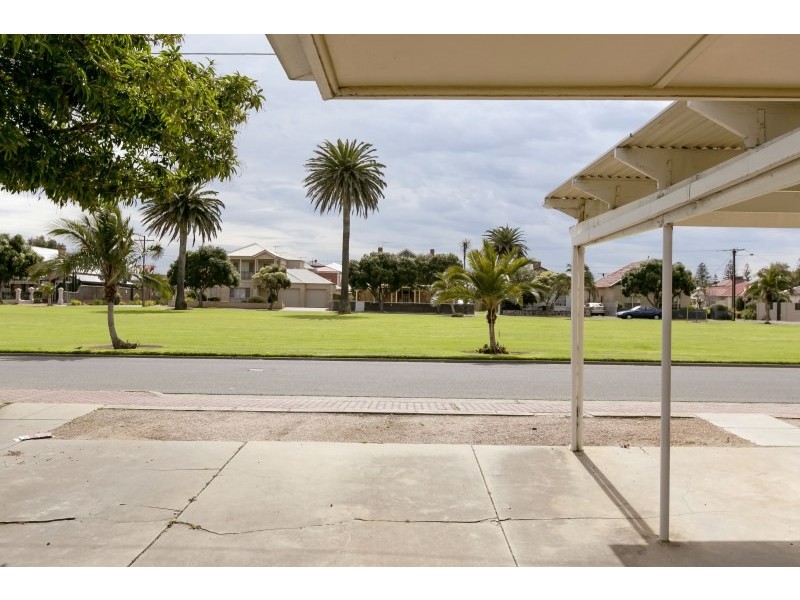 1/8 MacFarlane Street, Glenelg North SA 5045