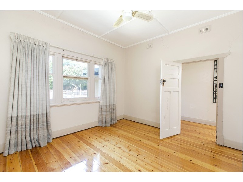 45 Albion Avenue, Glandore SA 5037