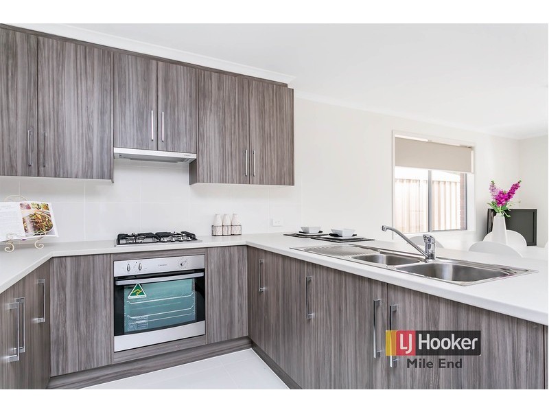 6b Julie Road, Para Hills SA 5096