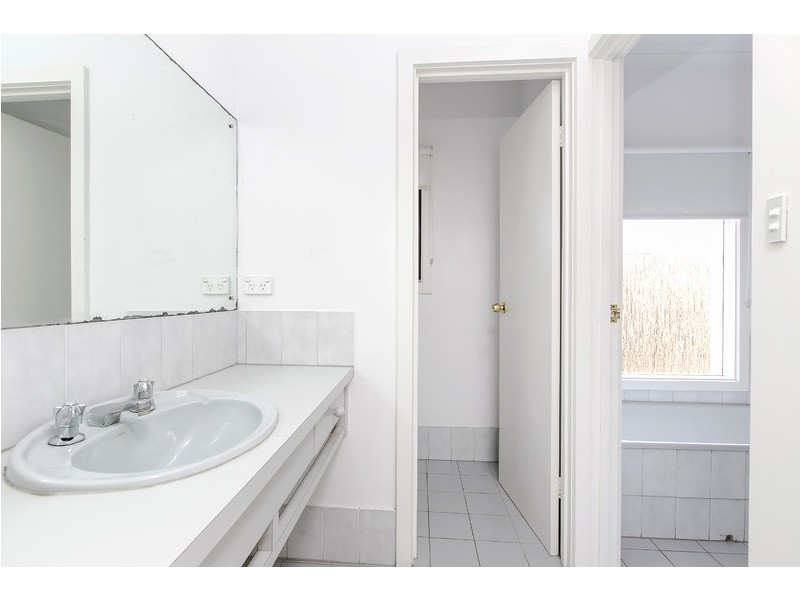 18 Gulf Point Drive, North Haven SA 5018
