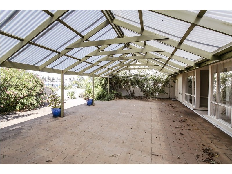 18 Gulf Point Drive, North Haven SA 5018