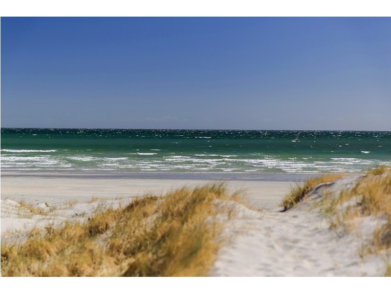 18 Gulf Point Drive, North Haven SA 5018