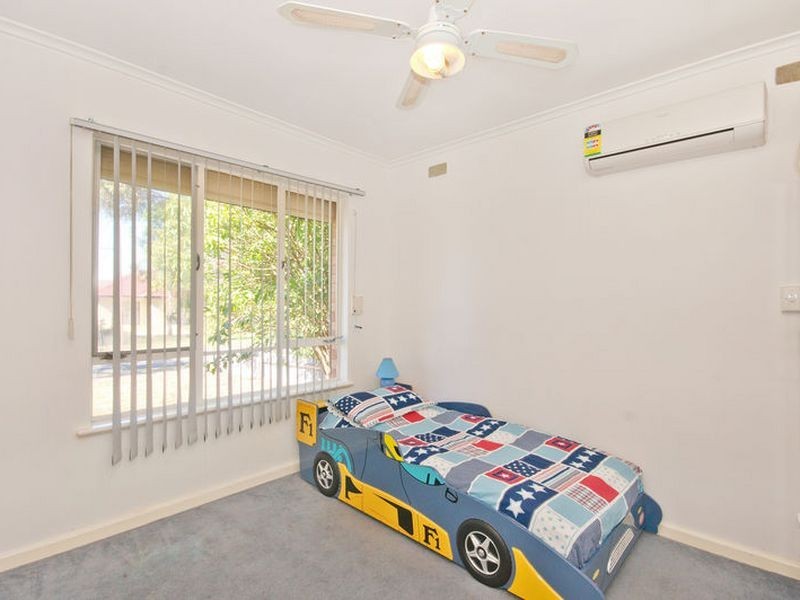 14 Heather Drive, Para Vista SA 5093
