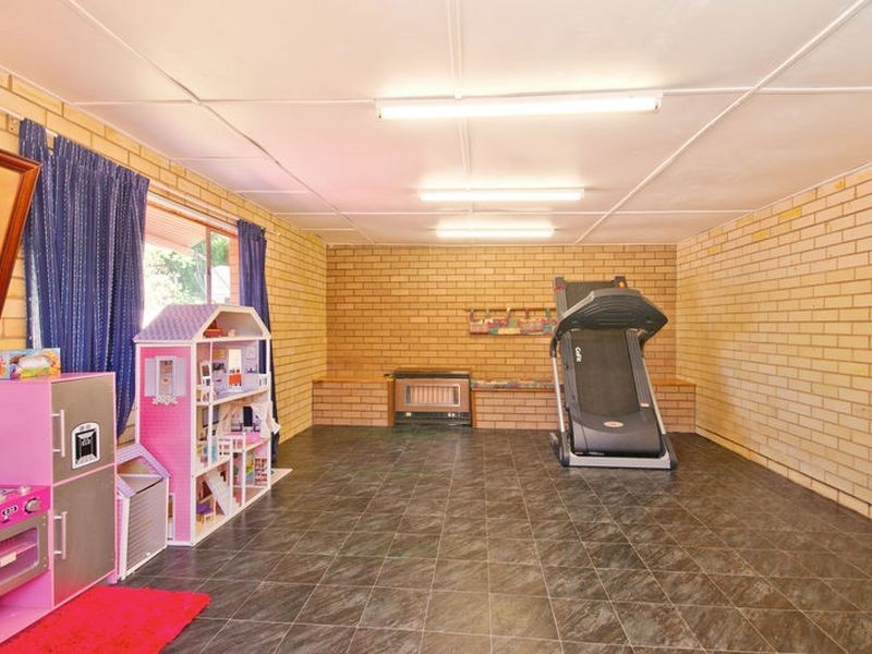 14 Heather Drive, Para Vista SA 5093