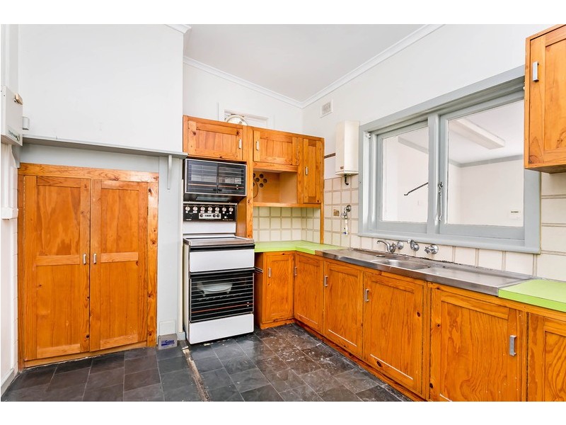 1 Davenport Terrace, Hilton SA 5033