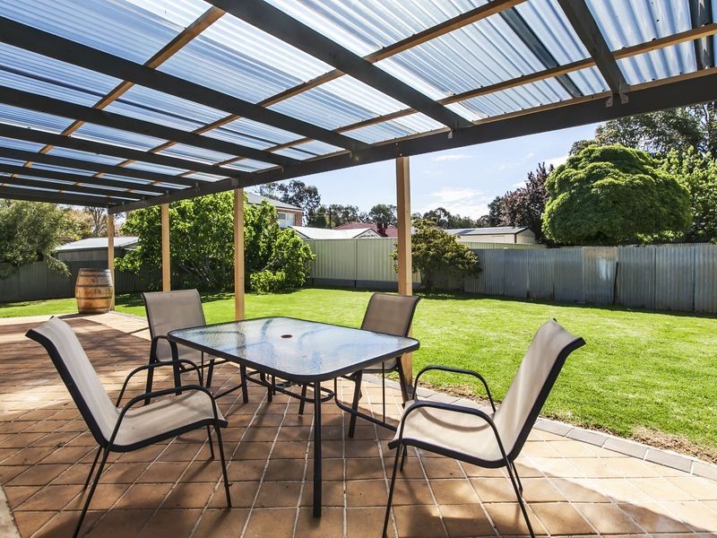 4 Brian Way, Valley View SA 5093