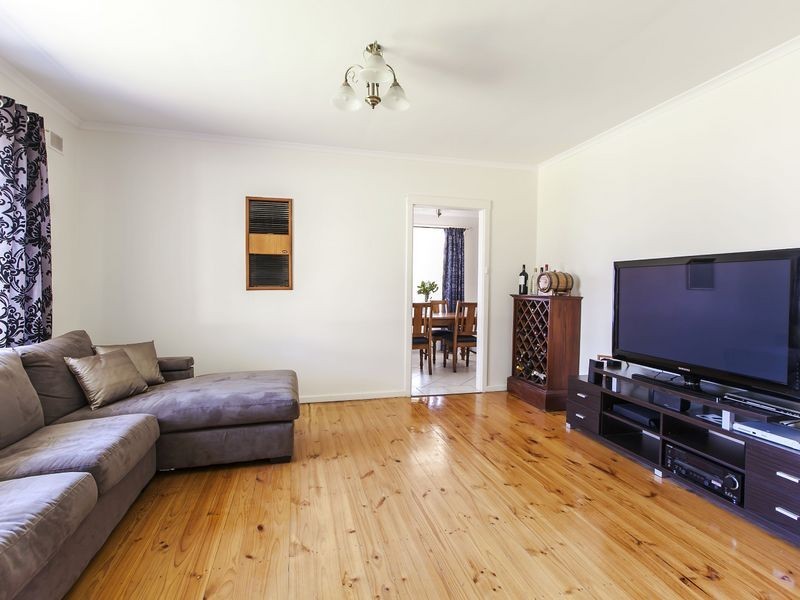 4 Brian Way, Valley View SA 5093