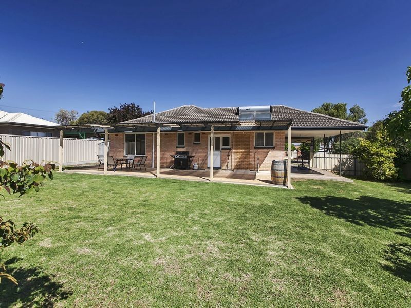 4 Brian Way, Valley View SA 5093