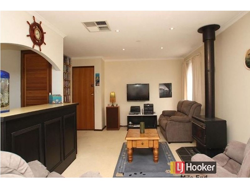 4 Falcon Court, Hallett Cove SA 5158