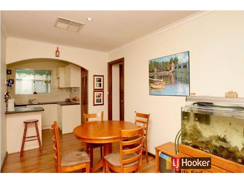 4 Falcon Court, Hallett Cove SA 5158