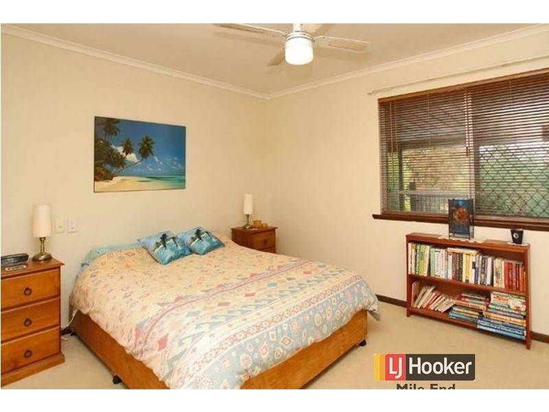 4 Falcon Court, Hallett Cove SA 5158