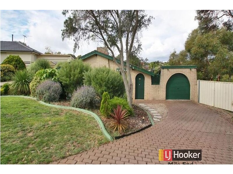 4 Falcon Court, Hallett Cove SA 5158