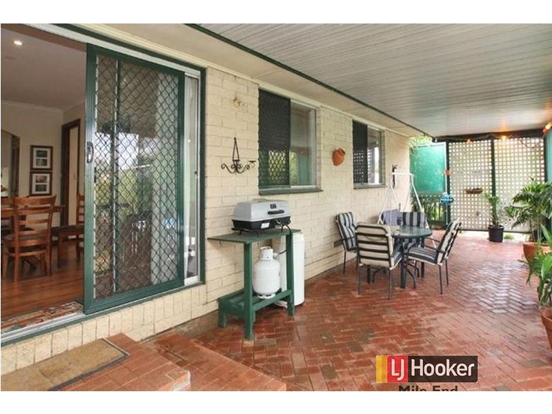 4 Falcon Court, Hallett Cove SA 5158