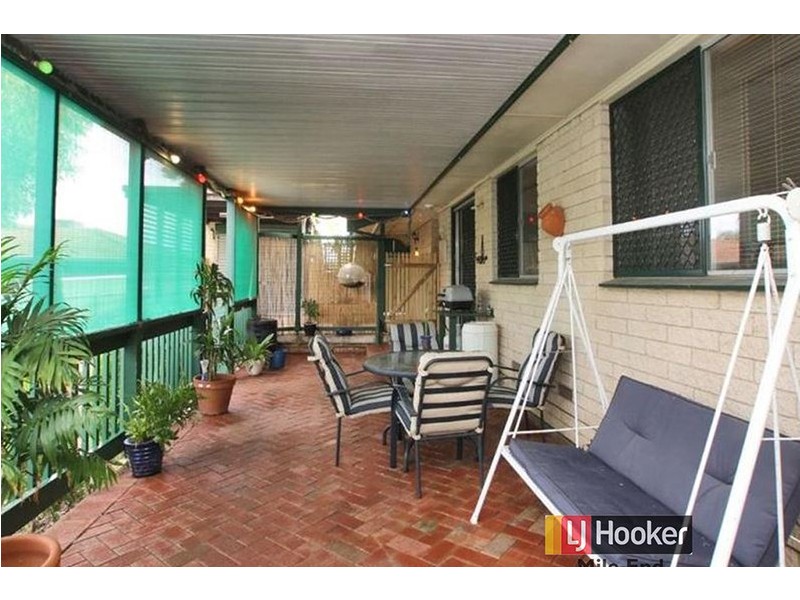 4 Falcon Court, Hallett Cove SA 5158