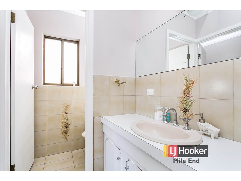 2/1 Cocos Grove, West Lakes SA 5021