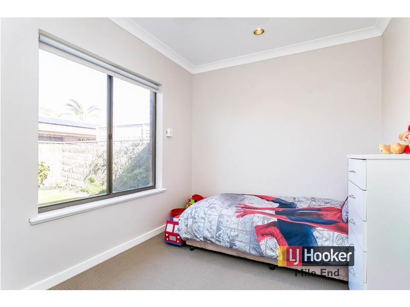 2/1 Cocos Grove, West Lakes SA 5021