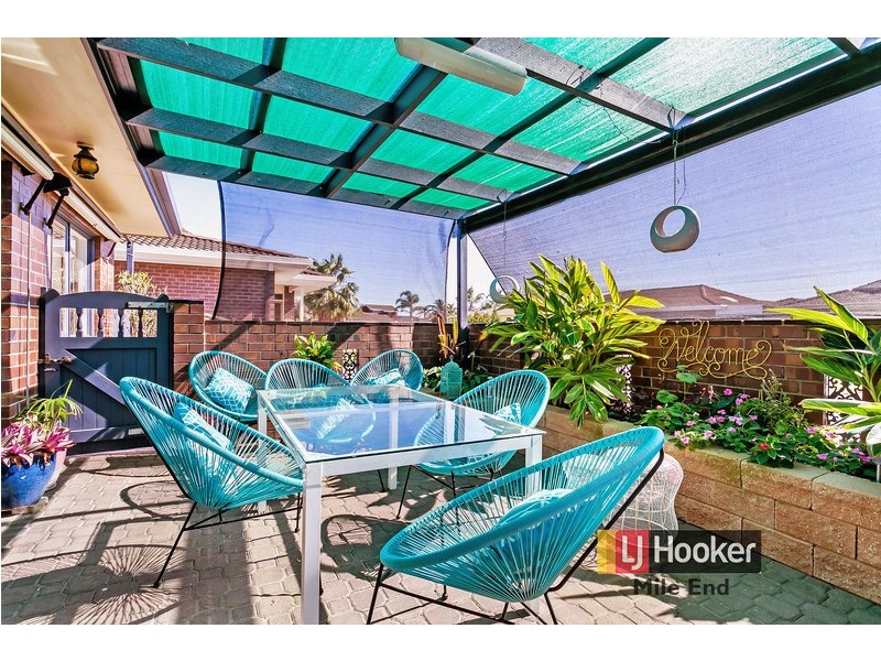 2/1 Cocos Grove, West Lakes SA 5021