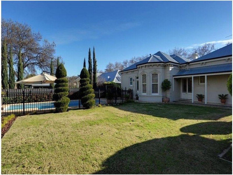 47 Third Avenue, St Peters SA 5069