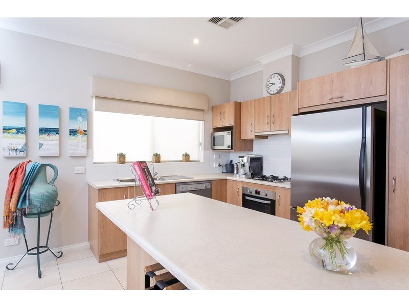 16 Manos Court, Seacliff Park SA 5049