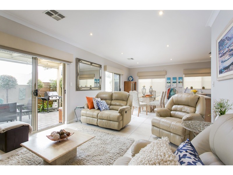 16 Manos Court, Seacliff Park SA 5049